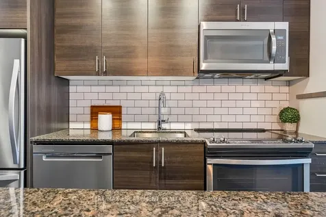 150 Sabina Drive Oakville ON L6H 0W3