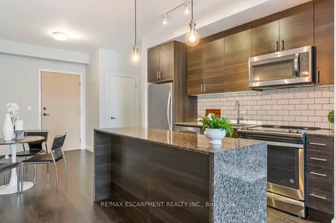 150 Sabina Drive Oakville ON L6H 0W3
