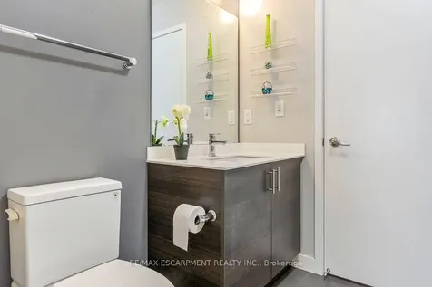 150 Sabina Drive Oakville ON L6H 0W3