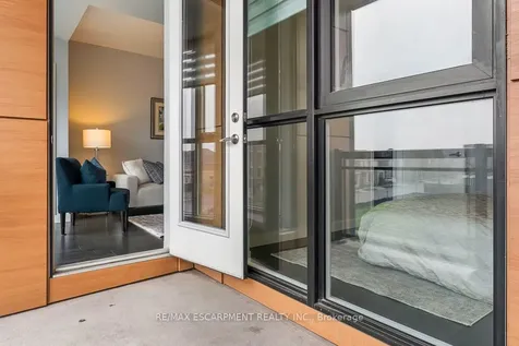 150 Sabina Drive Oakville ON L6H 0W3