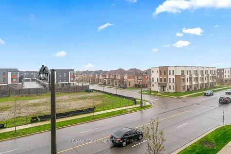 150 Sabina Drive Oakville ON L6H 0W3