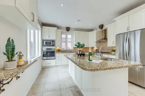 2326 Rockingham Drive Oakville ON L6H 7J4