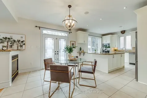 2326 Rockingham Drive Oakville ON L6H 7J4