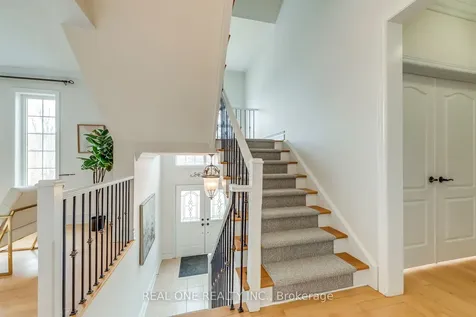 2326 Rockingham Drive Oakville ON L6H 7J4