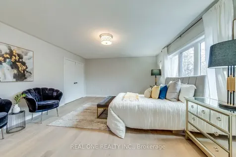2326 Rockingham Drive Oakville ON L6H 7J4