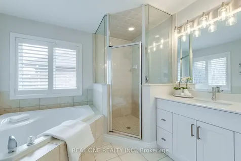 2326 Rockingham Drive Oakville ON L6H 7J4