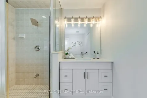 2326 Rockingham Drive Oakville ON L6H 7J4