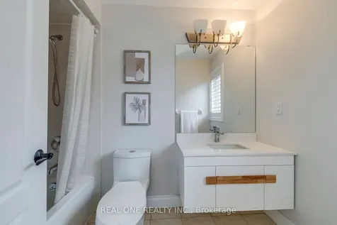 2326 Rockingham Drive Oakville ON L6H 7J4