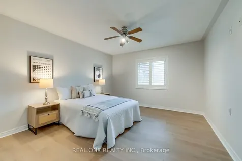 2326 Rockingham Drive Oakville ON L6H 7J4