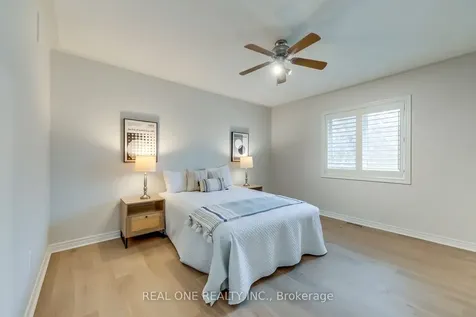 2326 Rockingham Drive Oakville ON L6H 7J4