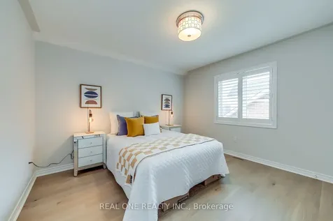 2326 Rockingham Drive Oakville ON L6H 7J4