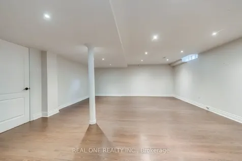 2326 Rockingham Drive Oakville ON L6H 7J4