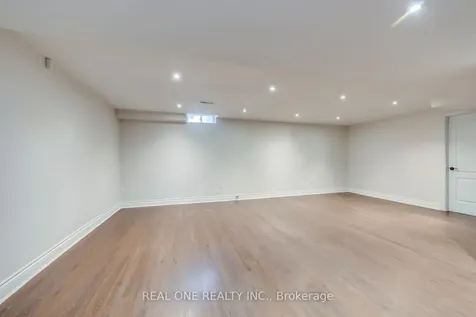 2326 Rockingham Drive Oakville ON L6H 7J4
