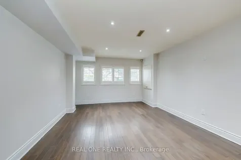 2326 Rockingham Drive Oakville ON L6H 7J4