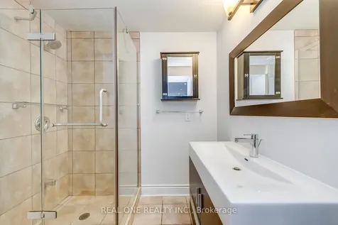 2326 Rockingham Drive Oakville ON L6H 7J4