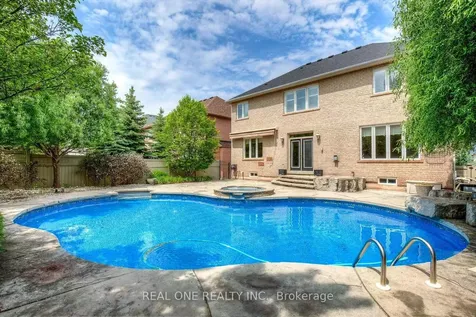 2326 Rockingham Drive Oakville ON L6H 7J4