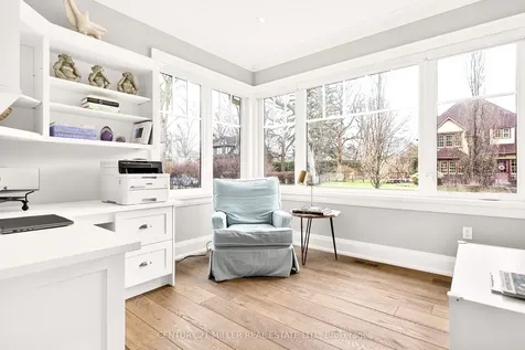 1054 Mohawk Road Burlington ON L7T 3M6