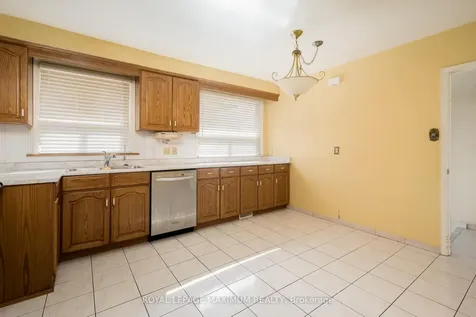 44 Fallingdale Crescent Toronto ON M3J 1C5