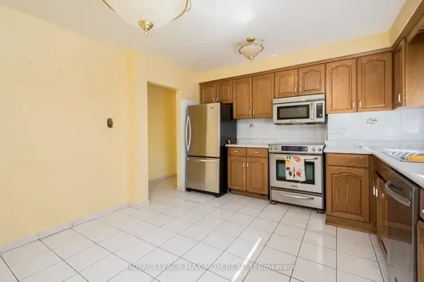44 Fallingdale Crescent Toronto ON M3J 1C5
