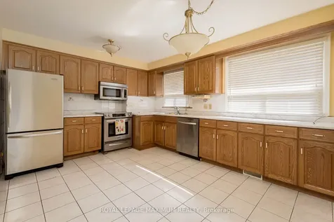 44 Fallingdale Crescent Toronto ON M3J 1C5