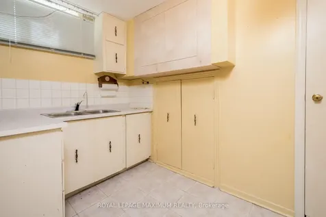 44 Fallingdale Crescent Toronto ON M3J 1C5