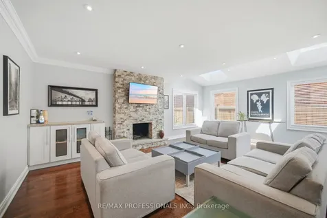 2 Enchanted Court Brampton ON L6Z 3M9