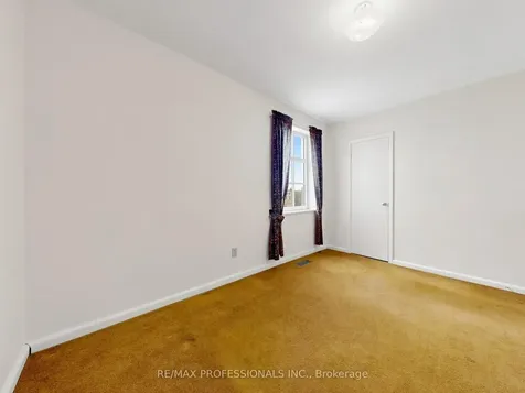 26 Henley Crescent Toronto ON M9W 2W9