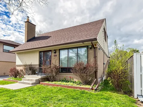 26 Henley Crescent Toronto ON M9W 2W9