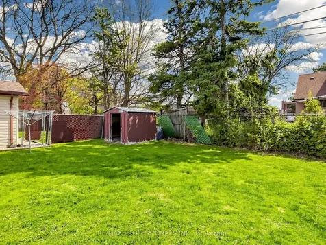 26 Henley Crescent Toronto ON M9W 2W9