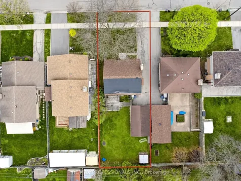 26 Henley Crescent Toronto ON M9W 2W9