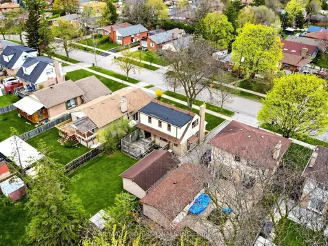 26 Henley Crescent Toronto ON M9W 2W9