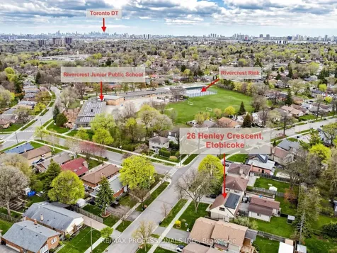 26 Henley Crescent Toronto ON M9W 2W9