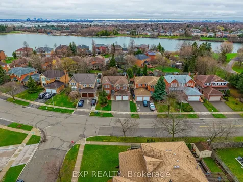 85 Professor's Lake Parkway Brampton ON L6S 4T4