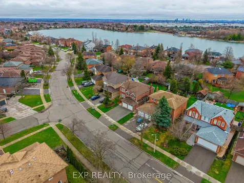 85 Professor's Lake Parkway Brampton ON L6S 4T4