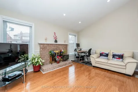 71 Rocky Mountain Crescent Brampton ON L6R 1E7