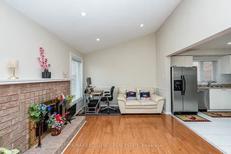 71 Rocky Mountain Crescent Brampton ON L6R 1E7