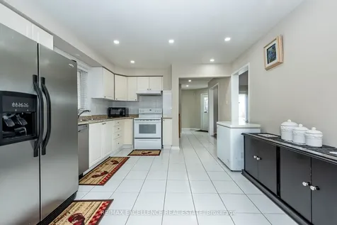 71 Rocky Mountain Crescent Brampton ON L6R 1E7