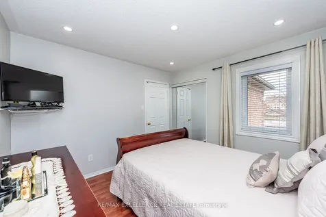 71 Rocky Mountain Crescent Brampton ON L6R 1E7