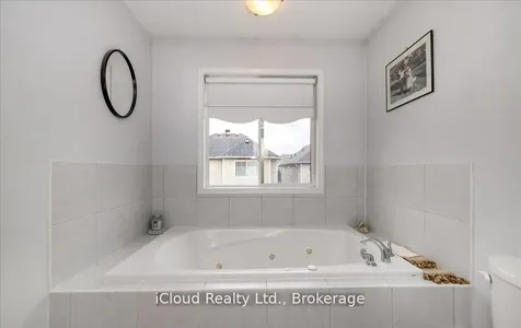625 Laughren Crescent Milton ON L9T 0G6