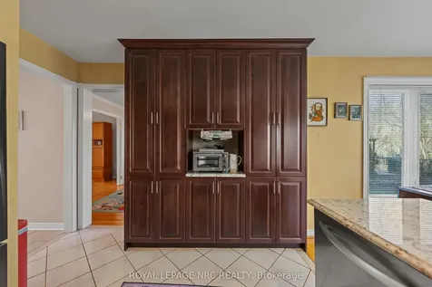 2133 Grand Boulevard Oakville ON L6H 5M3