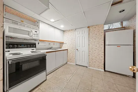 2133 Grand Boulevard Oakville ON L6H 5M3