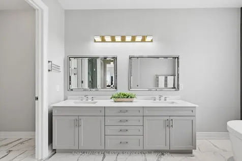 3171 Daniel Way Oakville ON L6H 0V1