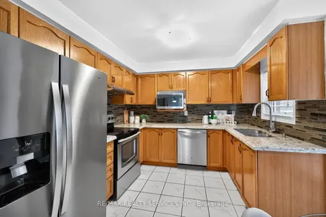 6 Creekwood Drive Brampton ON L7A 1G6