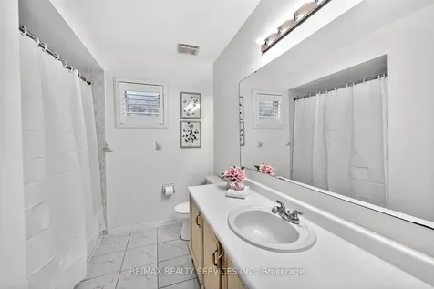 6 Creekwood Drive Brampton ON L7A 1G6