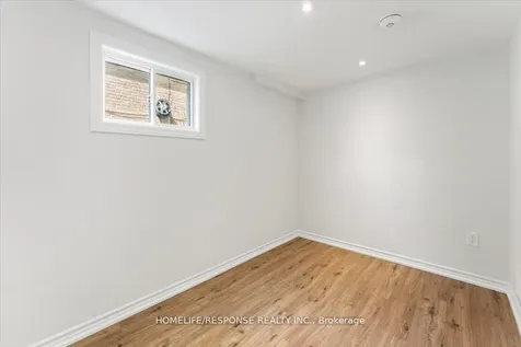 291 Thrace Avenue Mississauga ON L5B 2B2