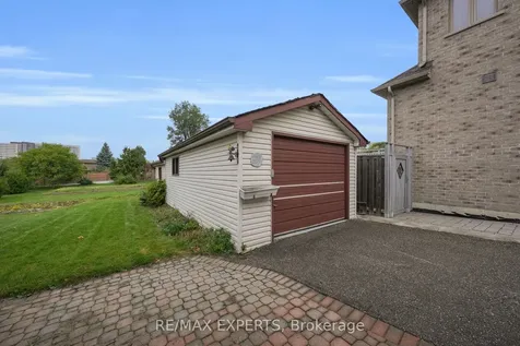 26 Grovedale Avenue Toronto ON M6L 1Y6