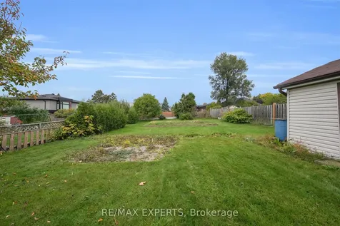 26 Grovedale Avenue Toronto ON M6L 1Y6