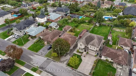 26 Grovedale Avenue Toronto ON M6L 1Y6