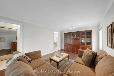 26 Grovedale Avenue Toronto ON M6L 1Y6