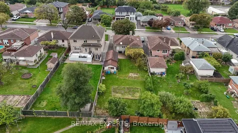 26 Grovedale Avenue Toronto ON M6L 1Y6